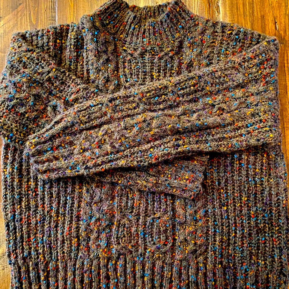 Women’s Target Sweater, Size M Regular